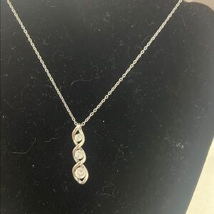 Spiral silver tone women’s necklace